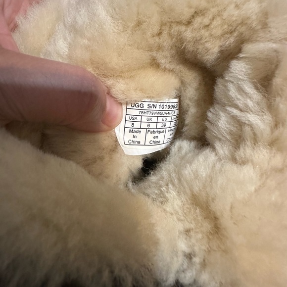 Ugg boots with bow, women’s sz 8 (used) chestnut color - Picture 7 of 8